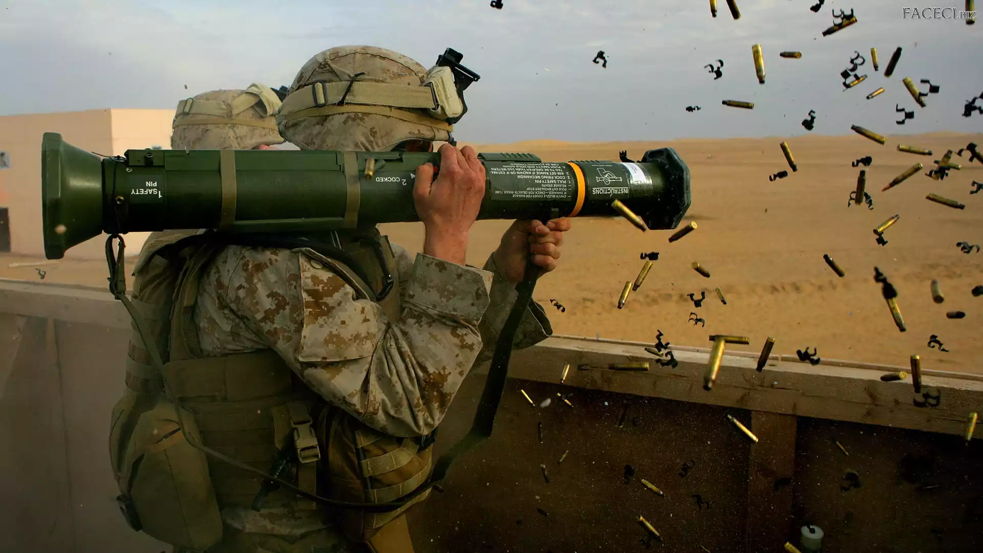 Łuski, Żołnierze, Broń